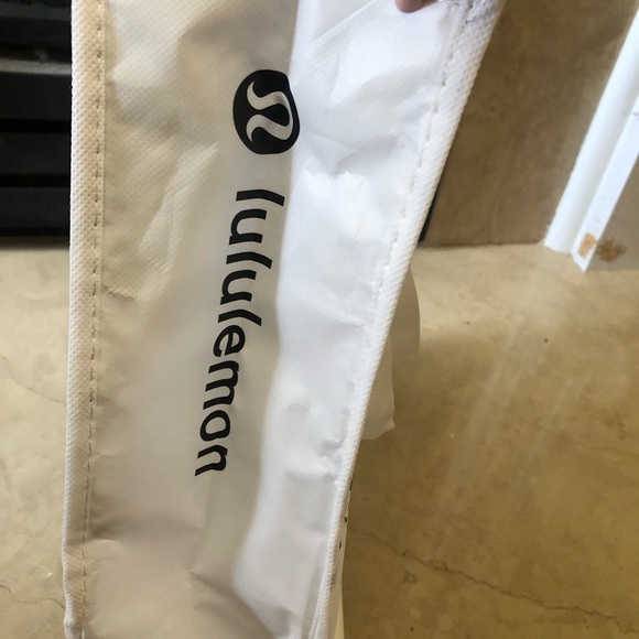 Small Lululemon Tote Bags - Picture 13 of 14
